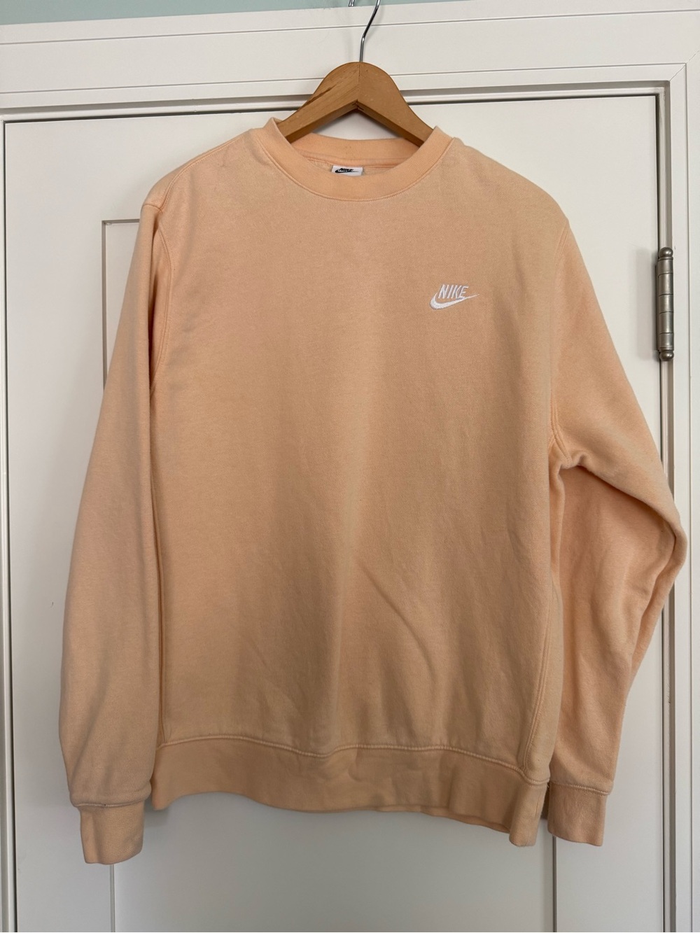 Nike Crewneck Sweatshirt Men’s Size Medium Tall Club Fleece Peach Faded Coral